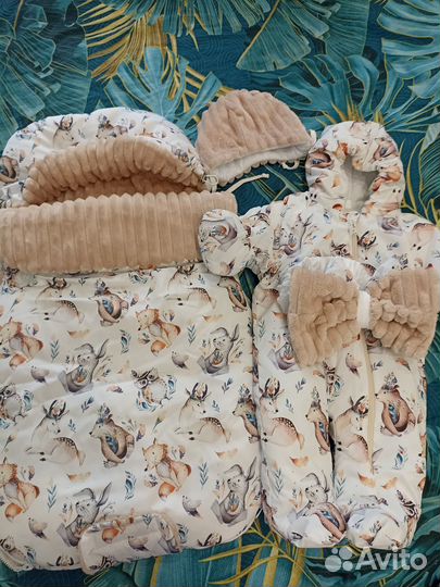 Конверт и комбинезон на выписку