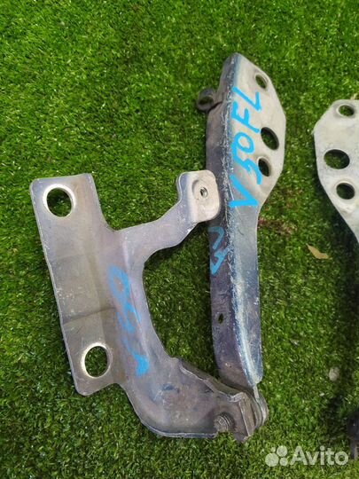 Петли капота Volvo V50