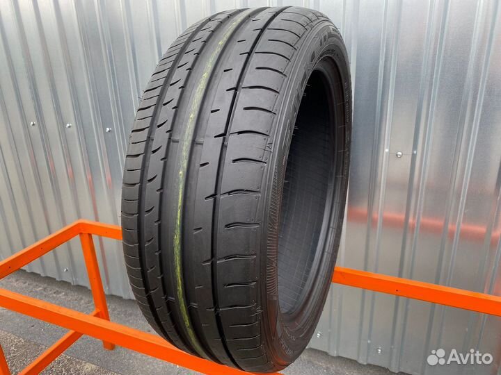 Falken Azenis FK-453CC 215/50 R18