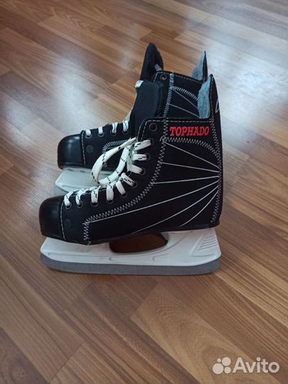 Коньки хоккейные