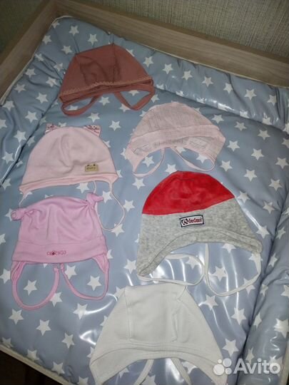 Шапка для девочки 0-6 месяцев цена за все