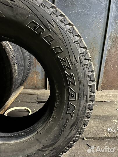 Bridgestone Blizzak DM-V1 265/70 R16