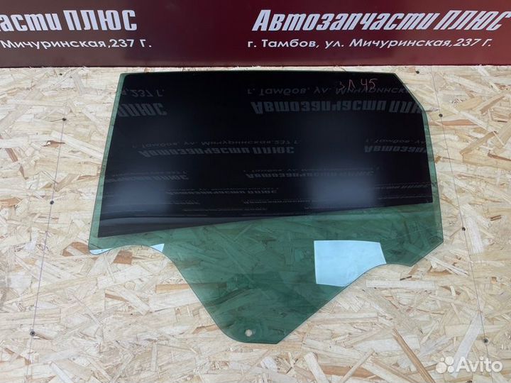 Стекло двери заднее левое LADA X-Ray