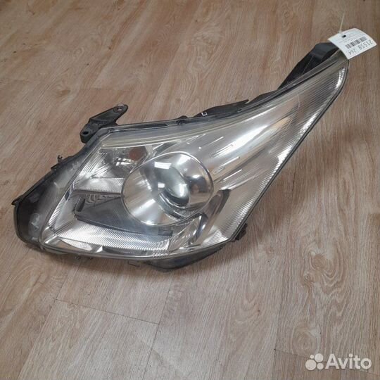 Фара галоген левая Toyota Avensis 3 T270 2008-2011
