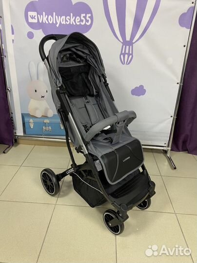 Коляска прогулочная с мехвнической спинкой