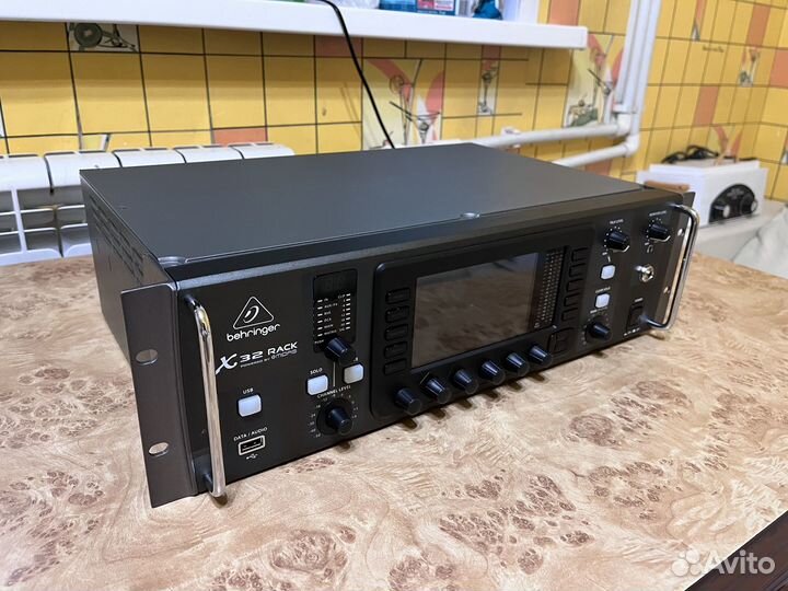 Микшерный пульт behringer X32 rack