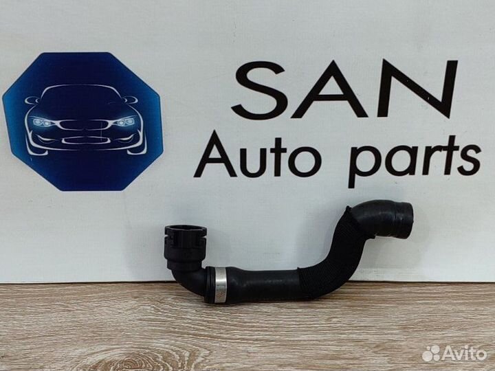 Патрубок системы охлаждения Bmw 5 F10 N63B44 2011