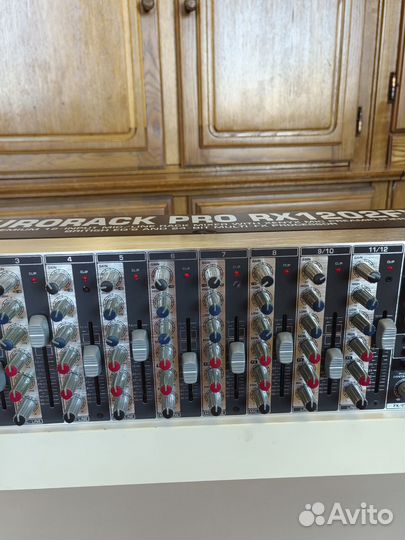 Микшерный Рэковый пульт Behringer