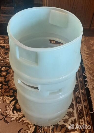 Пластиковая тара под бутыль объемом 20 л