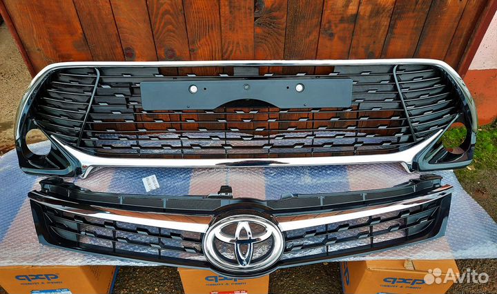Решетки решетка Toyota Camry V55 эксклюзив