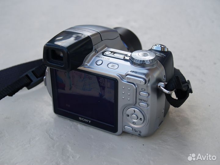 Цифровой фотоаппарат Sony Cyber-shot DSC-H5