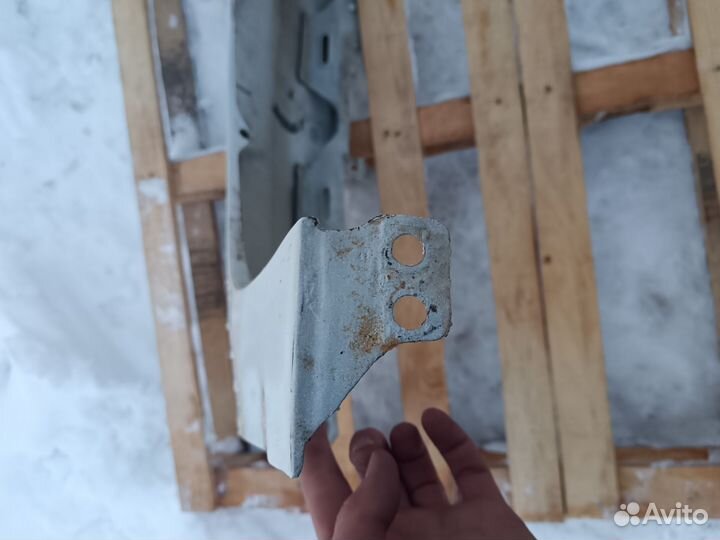 Крыло переднее правое volkswagen jetta5