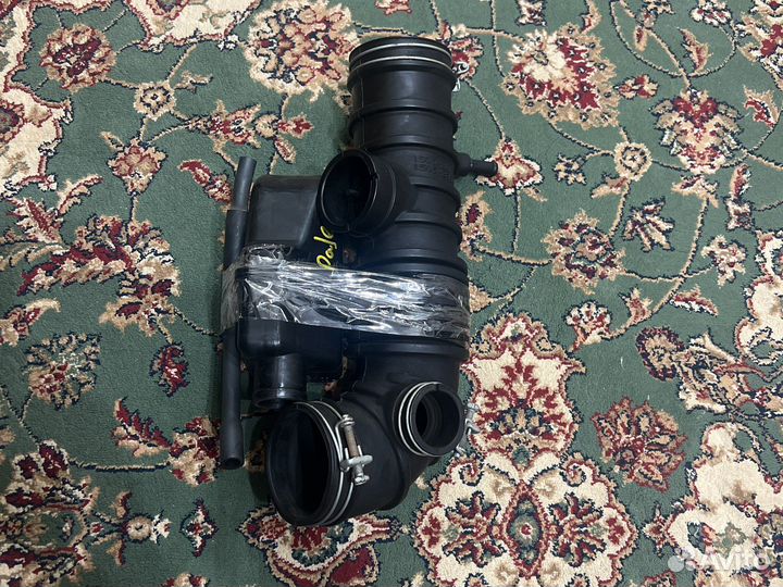 Патрубок воздушного фильтра mitsubishi pajero 4