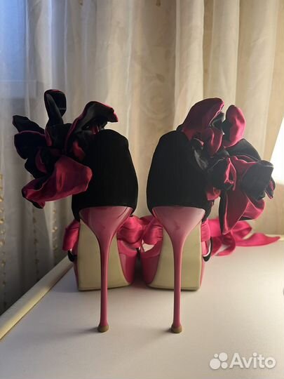 Босоножки Laboratory