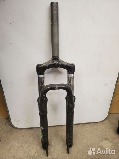 Держатель колеса в виде велосипедной вилки