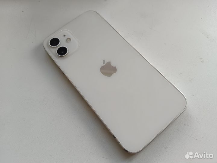 iPhone 12, 64 ГБ