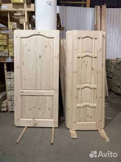 Двери межкомнатные из массива