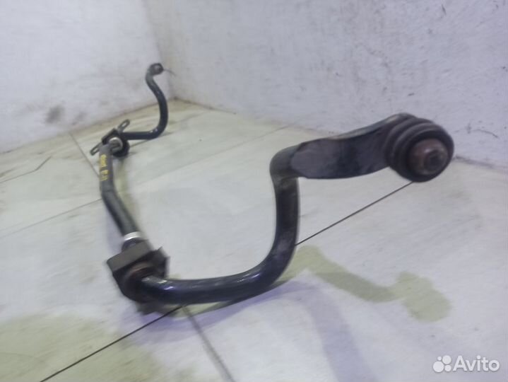 Стабилизатор передний