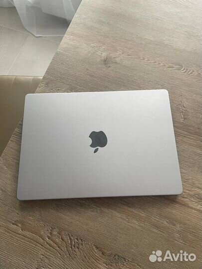 Macbook pro 14 m1 16 512 (24 цикла, идеал)