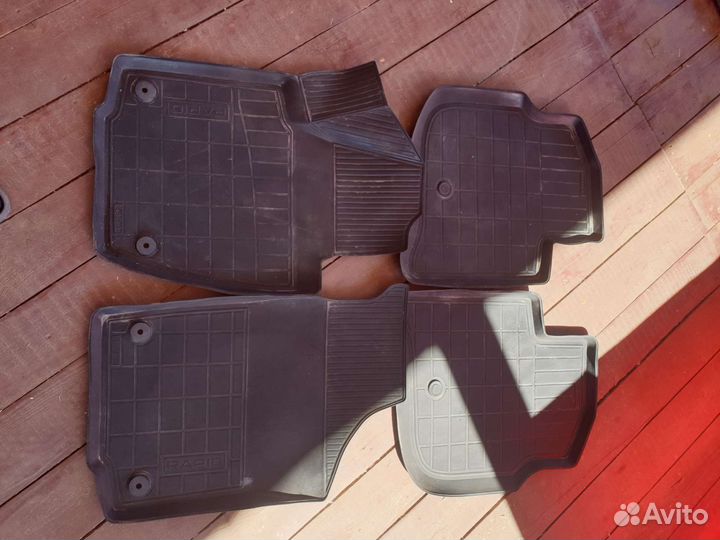 Полики Skoda Rapid 2018года