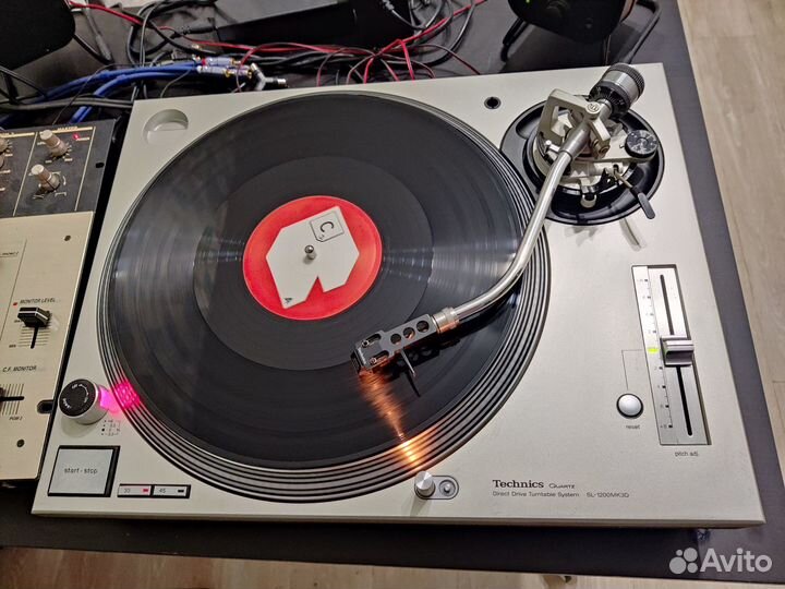 Проигрыватель винила Technics SL 1200 mk3D mk5