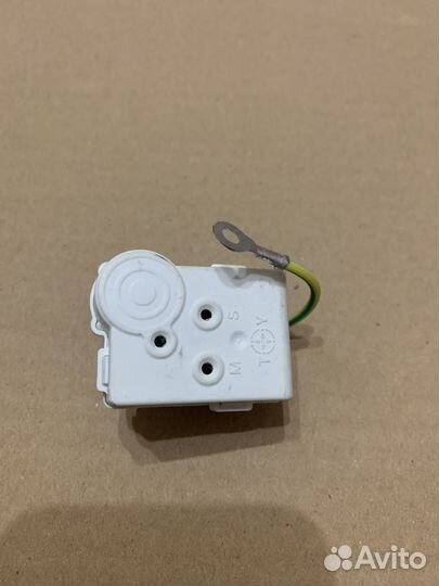 Реле пускозащитное indesit