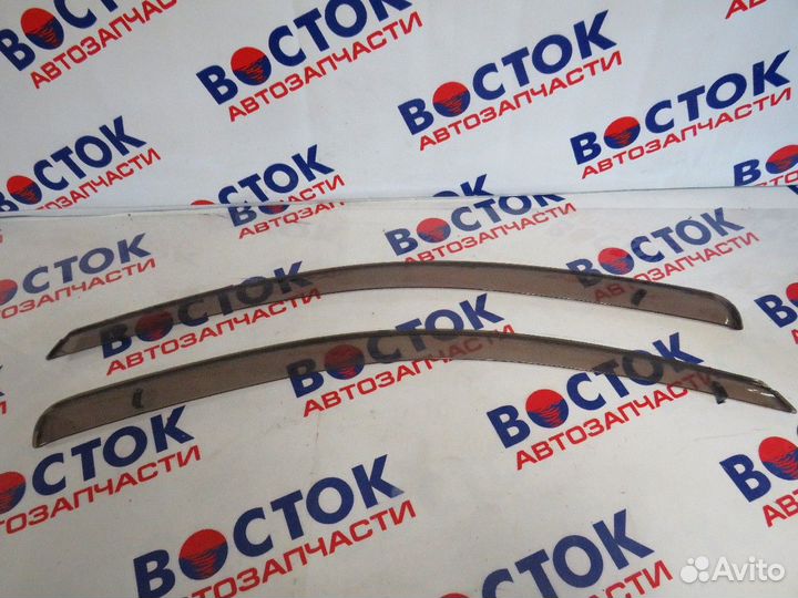 Ветровик toyota vitz NCP10