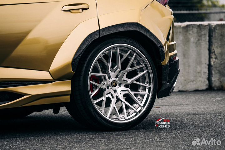 Кованые диски 23' на Lamborghini Urus
