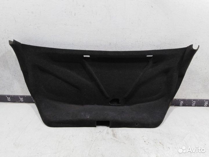 Обшивка крышки багажника