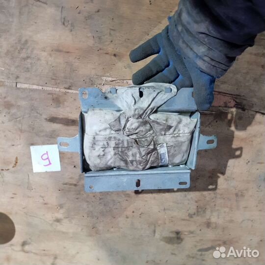 Подушка в торпедо infiniti qx56