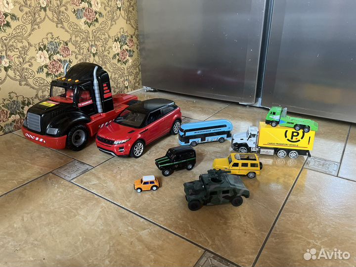 Большой пакет машинок