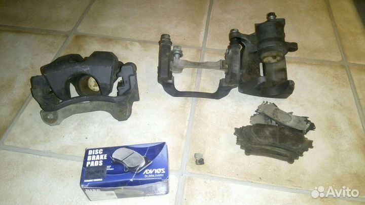 Суппорты + п/с пластины + колодки Lexus GS 4