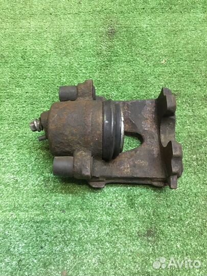 Суппорт передний правый шкода фабия