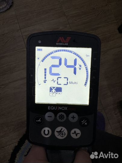 Продам металлоискатель minelab equinox-800