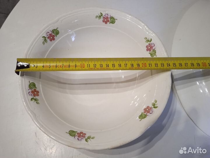 Столовая посуда, тарелки, керамические горшки