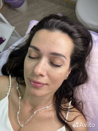 Перманентный макияж бровей