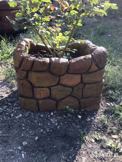 Большой цветочный горшок уличный