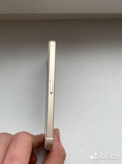 iPhone SE, 32 ГБ