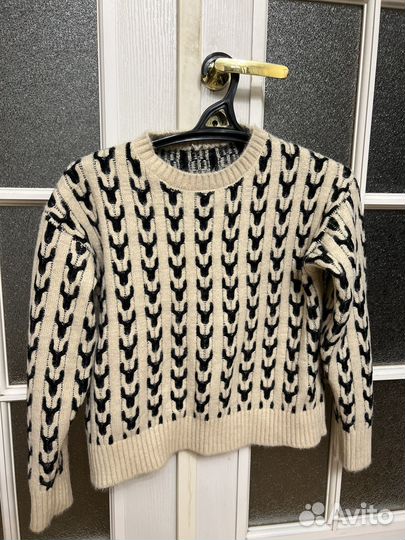 Свитер женский