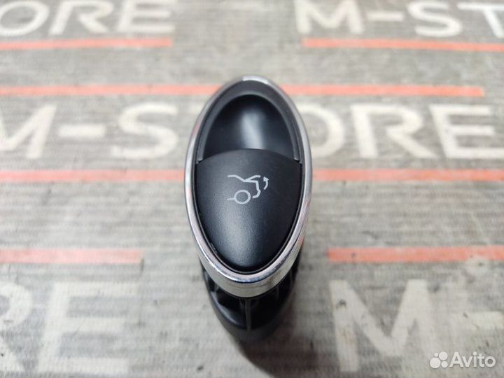 Кнопка открывания багажника Mercedes-Benz E-Class