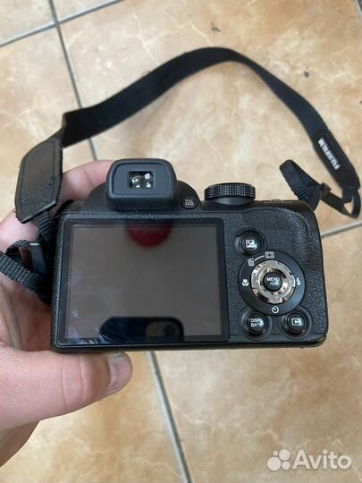 Fujifilm FinePix S4000 Компактный фотоаппарат