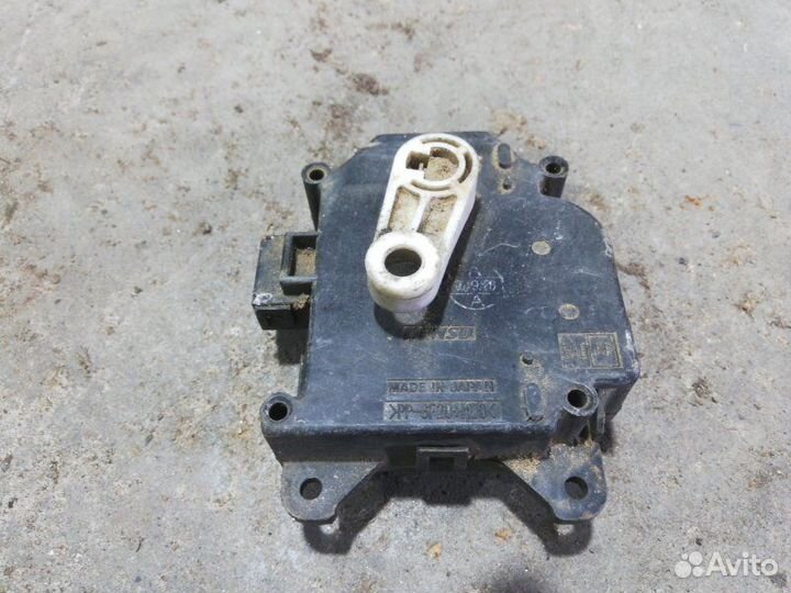 Сервопривод заслонки печки Toyota Opa 2000