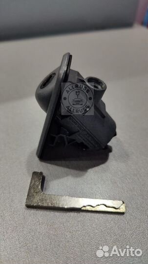 Замок двери Volvo XC-90 2016+ с ключем