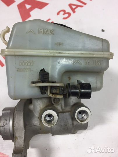 Главный тормозной цилиндр Opel Astra H 2010