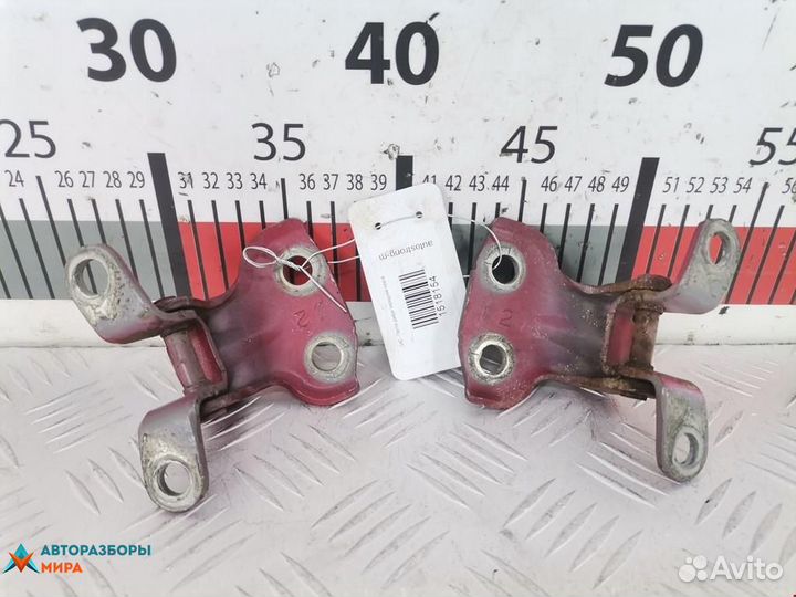 Петля двери Daihatsu Charade 2004 68710B2020000