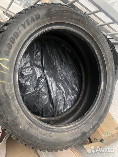 Goodyear UltraGrip Ice Arctic SUV 225/55 R18 102T