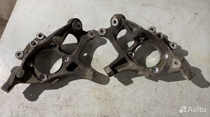 Кулаки поворотные задние Mercedes Benz W211