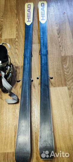 Горные лыжи и ботинки