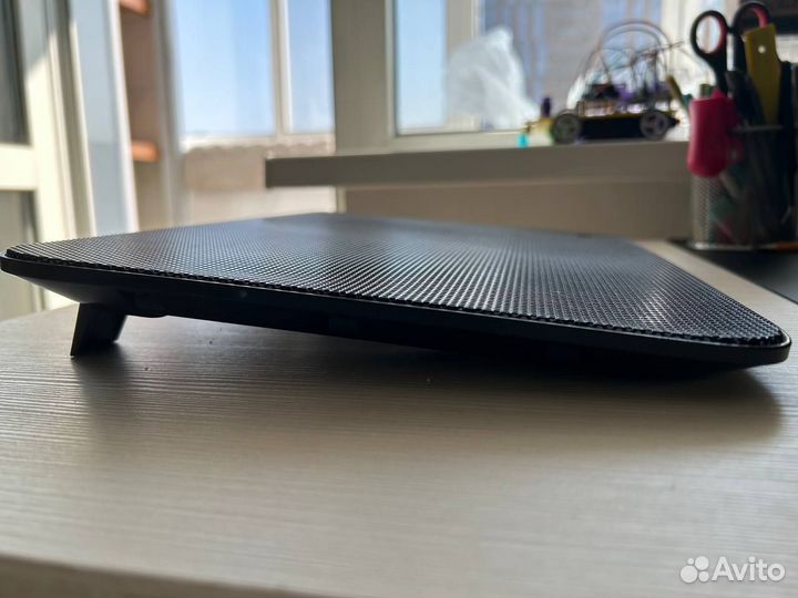 Охлаждающая подставка для ноутбука