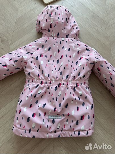 Демисезонная куртка 110-116 для девочки